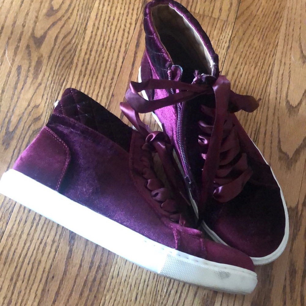 Steve Madden Valor Burgundy high top sneakers 7
